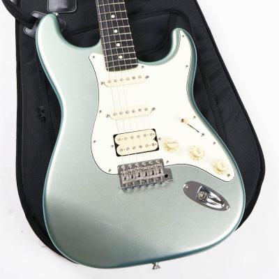 【中古】 エレキギター Fender Japan STR-VC STB 2010年-2012年製 シルバーブルー SSHレイアウト マグナムロックチューナー搭載 ボディ画像