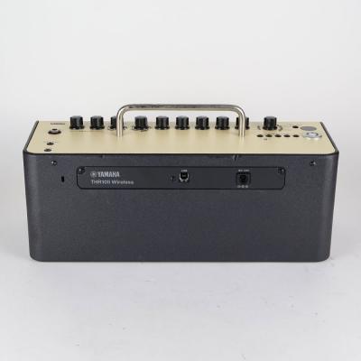 【中古】 ヤマハ YAMAHA THR10II Wireless 小型ギターアンプ 背面