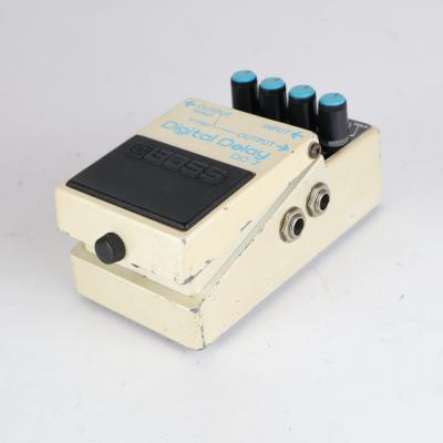 【中古】 デジタルディレイ エフェクター BOSS DD-2 Digital Delay Made in JAPAN ギターエフェクター 側面
