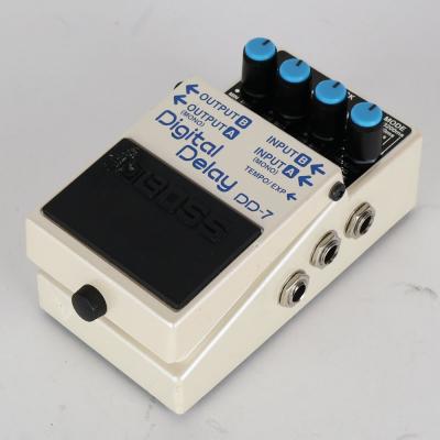 【中古】ディレイ エフェクター BOSS DD-7 Digital Delay ギターエフェクター デジタルディレイ 側面