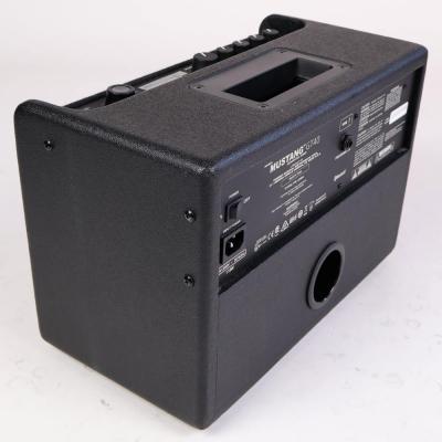 【中古】 ギターアンプ フェンダー Fender MUSTANG GT 40 ギターアンプ 本体画像 斜め
