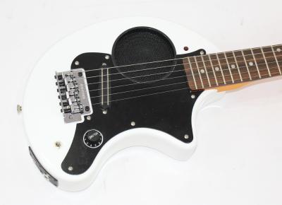 FERNANDES フェルナンデス ZO-3ST SW ミニギター ボディ斜めからの画像