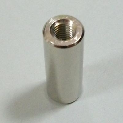 ネジはM5となっております。