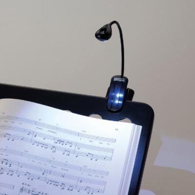 譜面台やDJ周りの明るさの確保に。