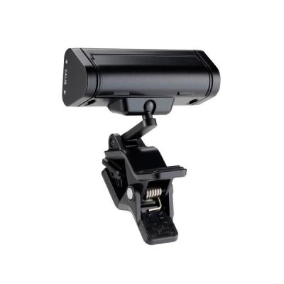 高いホールド感と柔軟性を備えたクリップ構造を採用。