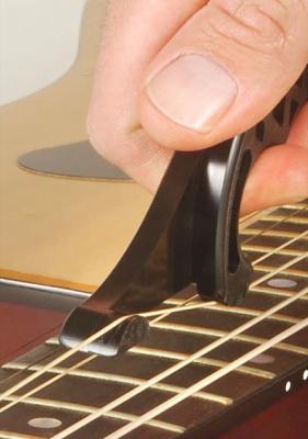 弦を均一に伸ばすための画期的アイテム