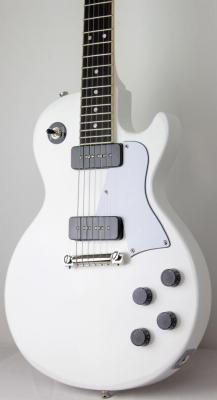 ホワイトカラーで可愛いルックス