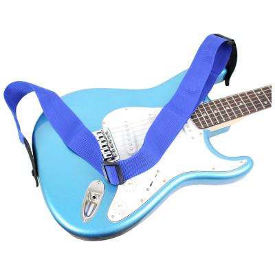 クセのつきにくいナイロン生地ストラップは入門者にも最適。