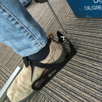 DG CAJON Chanela GREEN カホン & HarmoTECH カホン用キックペダル ソフトケース付き セット HarmoTECH CAJON KICKER カホン用キックペダル 使用画像