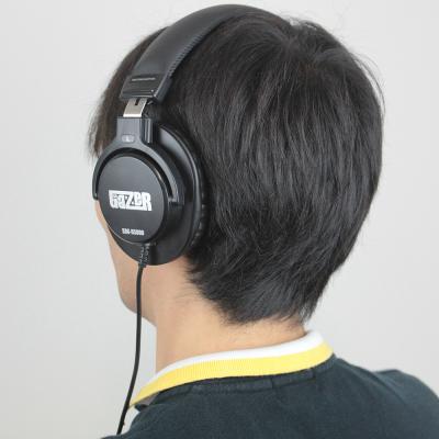 ヘッドホン使用画像