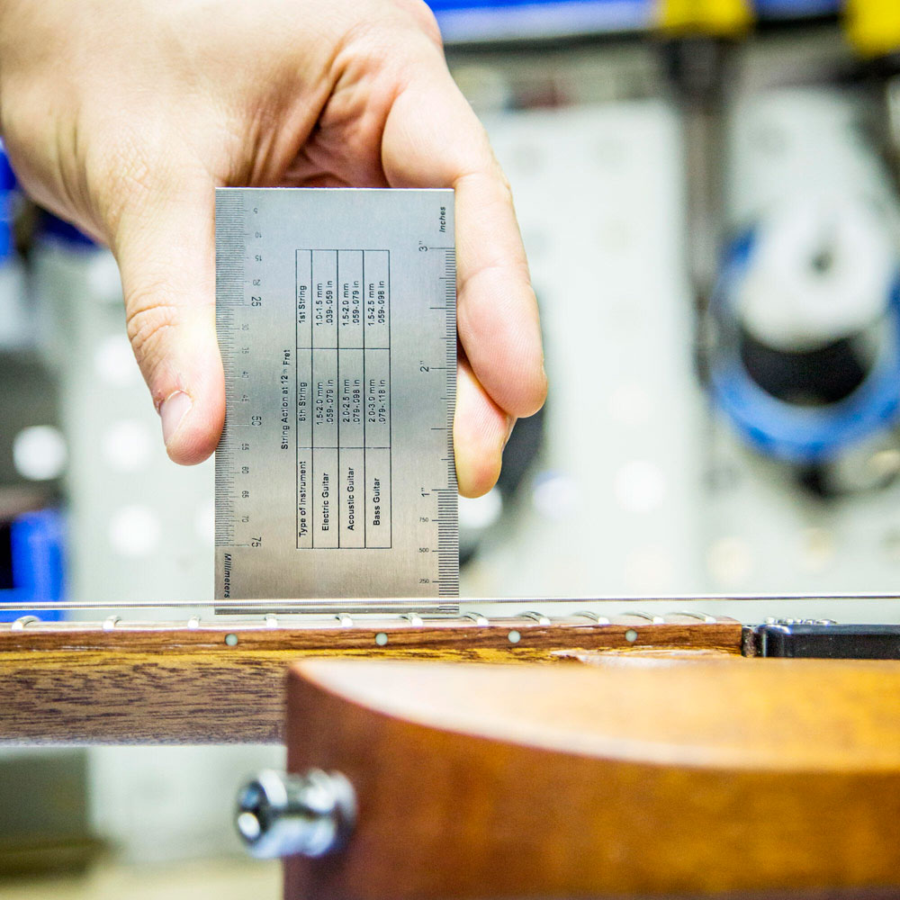 RockCare by Warwick Rock n’ Ruler String Action Gauge ギター/ベースセットアップ用ゲージ 使用例