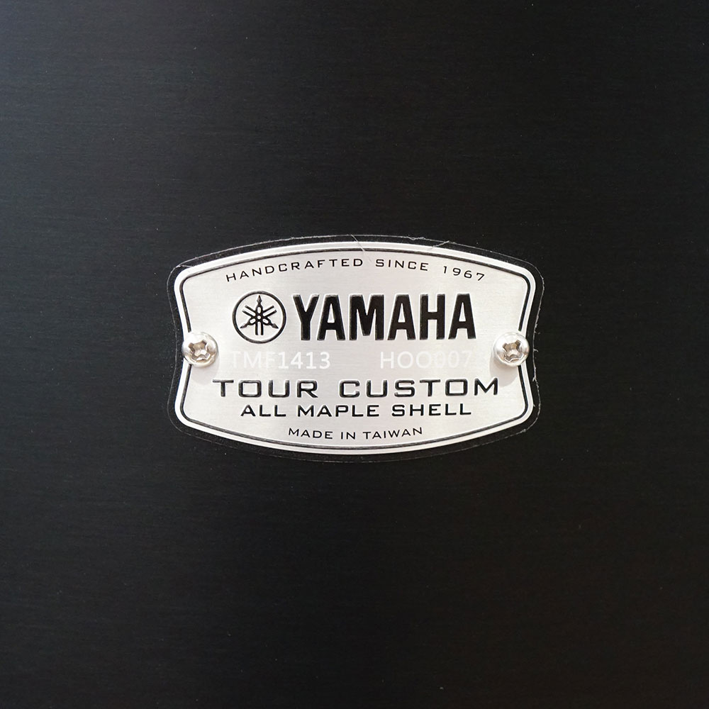 YAMAHA TMF1413LCS Tour Custom 14'×13' フロアタム ヤマハ ロゴプレート画像 マットな質感