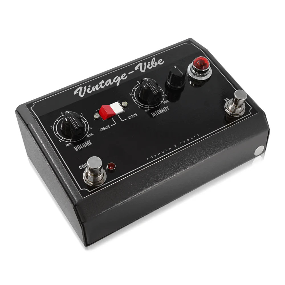Formula B Elettronica Vintage-Vibe Deluxe ギターエフェクター フットスイッチ部からのアングル