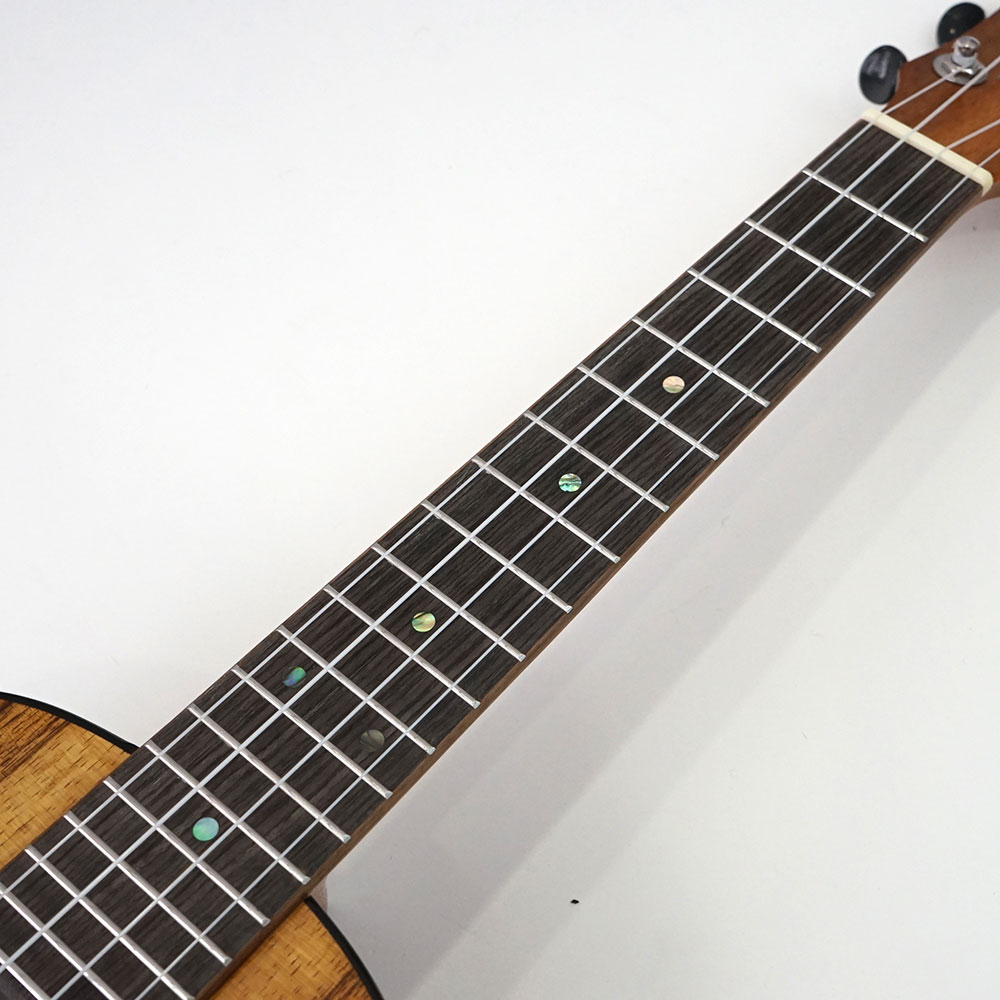 KUMU UKULELE TM74AP テナーウクレレ ピックアップ付 指板画像