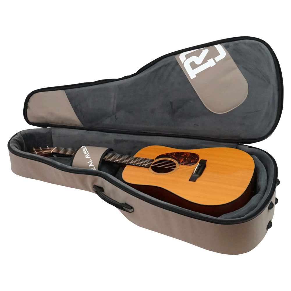 REAL MISSION(リアルミッション) Venus03-D Beige/Pink 防水 アコースティックギターケース・ギグケース・アコギケース ドレッドノートタイプを収納した例