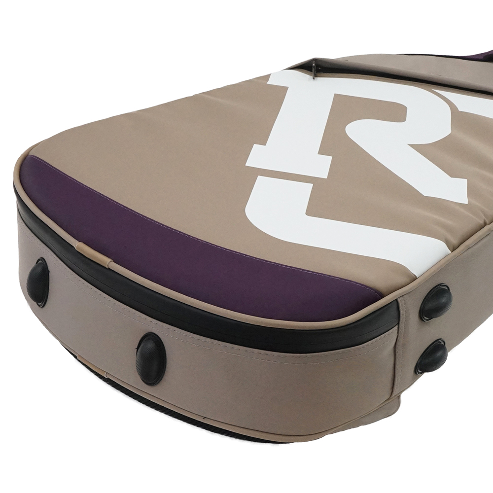 REAL MISSION(リアルミッション) Venus04-B Beige/Purple 防水 エレキベースケース・ギグケース 底面には衝撃を吸収するラバーパッドを装備