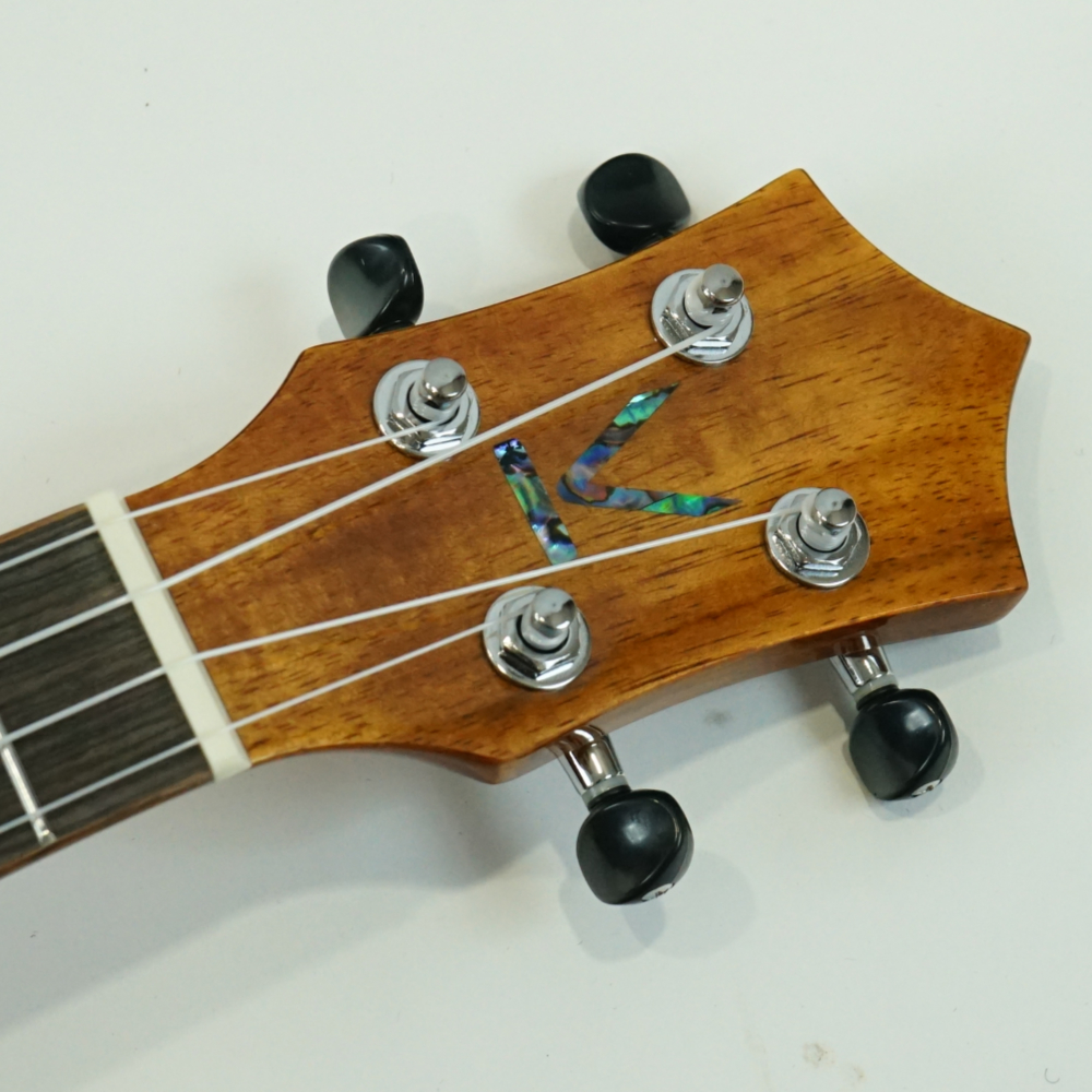 KUMU UKULELE CG55A コンサートウクレレ ハイグロス仕様 専用ギグバッグ付属 ヘッド画像