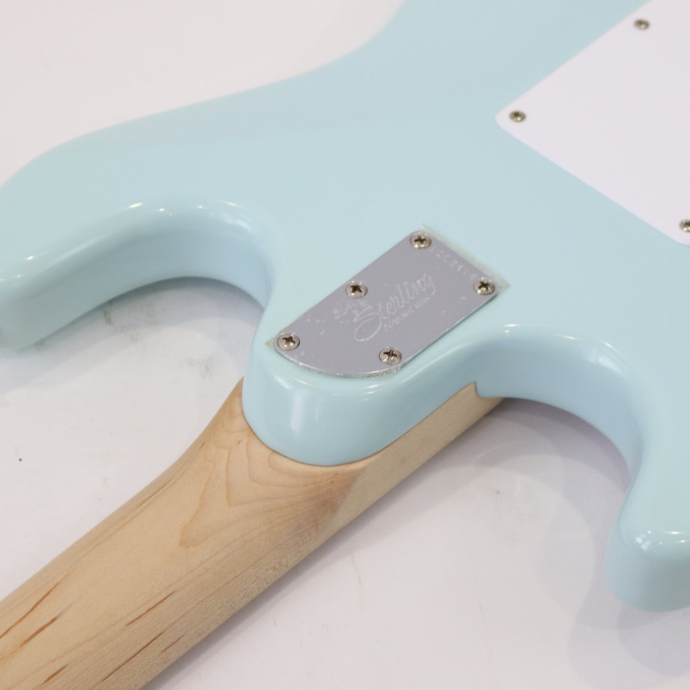 Sterling By Musicman SUB CUTLASS SSS DAPHNE BLUE S.U.B.SERIES エレキギター ネックヒール部画像