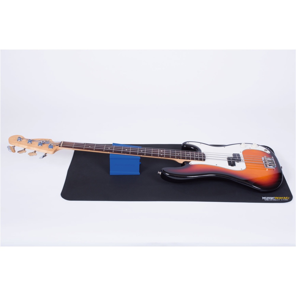 MUSIC NOMAD MN207 ワークマット&ネックピローセット 使用例画像