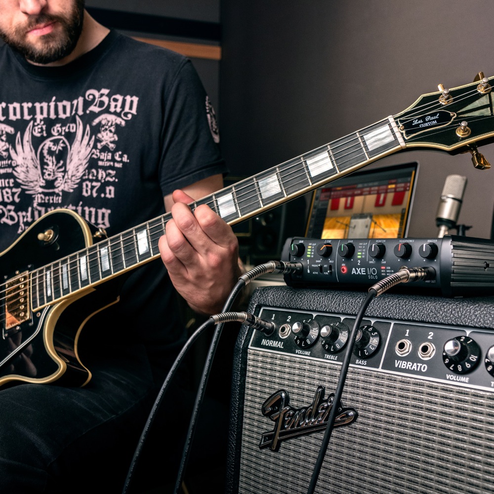 IK Multimedia AXE I/O Solo + AmpliTube 5 + TONEX バンドル オーディオインターフェイス 使用画像