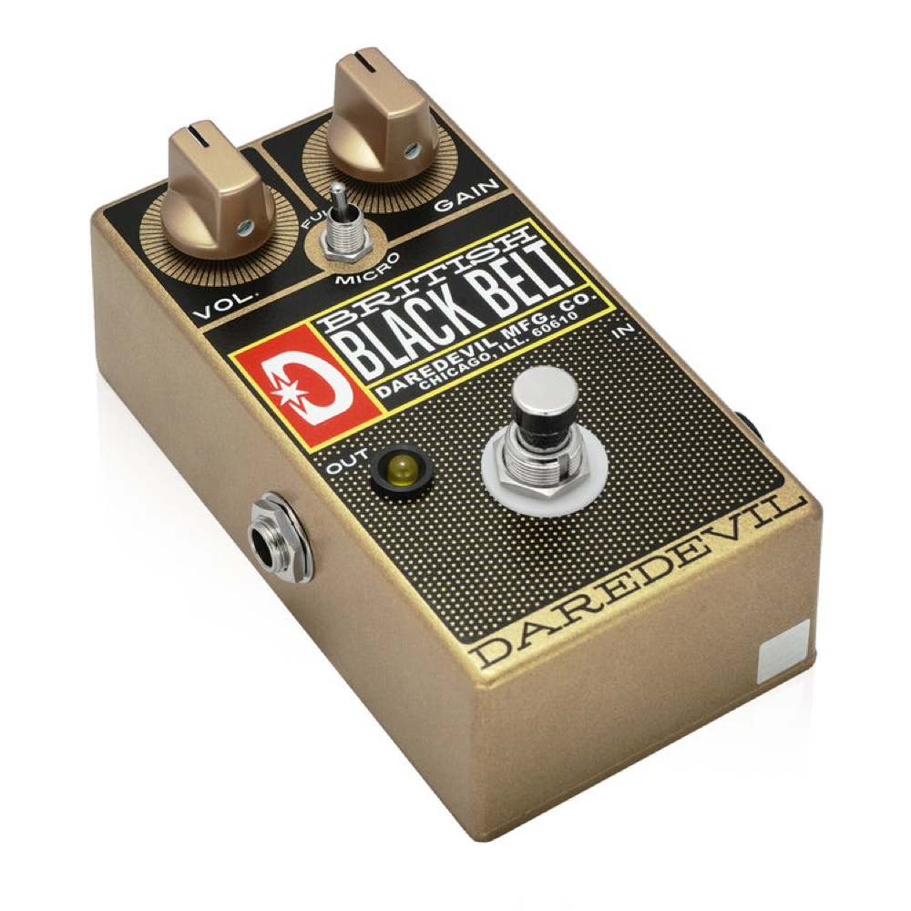 Daredevil Pedals British Black Belt Gold オーバードライブ ディストーション ギターエフェクター シールド差込口OUT側斜めアングル画像