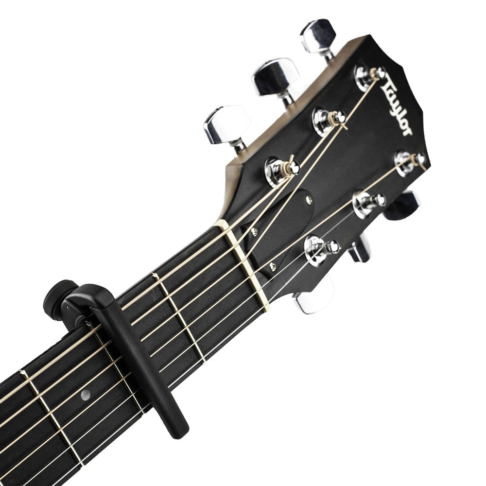 Planet Waves by D’Addario PW-CP-19 Pro plus capo Black ギターカポ 使用イメージ画像
