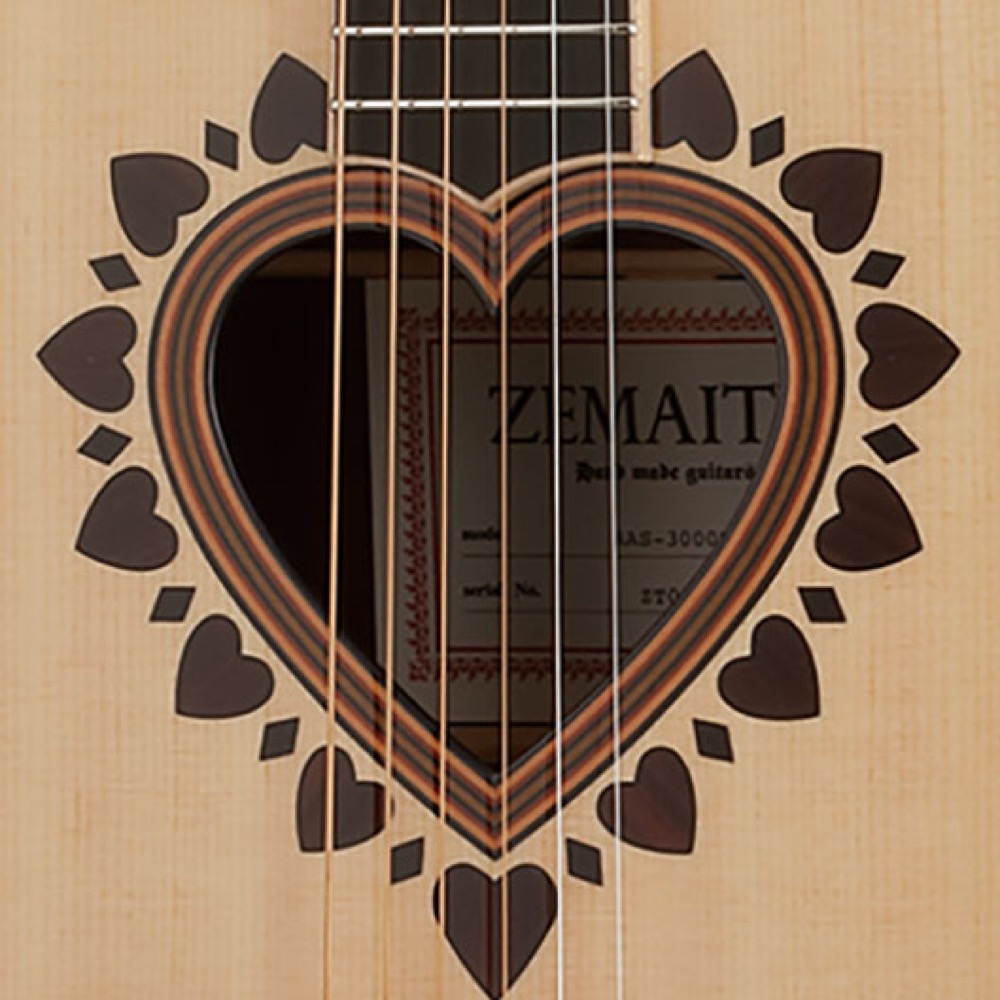 ZEMAITIS AAS-3000HW-E NAT ミニサイズ エレクトリックアコースティックギター ゼマイティス サウンドホール ハート型のサウンドホールをハートとダイヤが交互に取り囲むように配置されたロゼッタ。