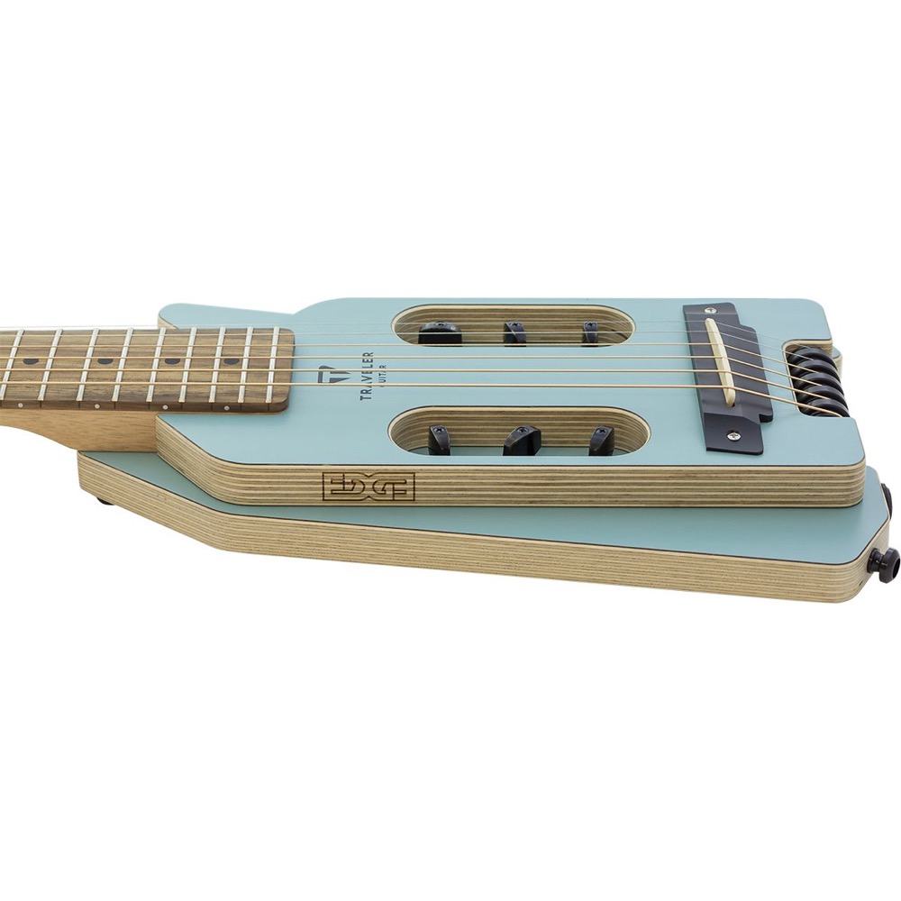 TRAVELER GUITAR Ultra-Light EDGE Surfin USA (BLU) トラベルギター ●In-Body Tuning System: ボディー中央にマシンヘッドを配置することで、非常にコンパクトなヘッドレスデザインを実現