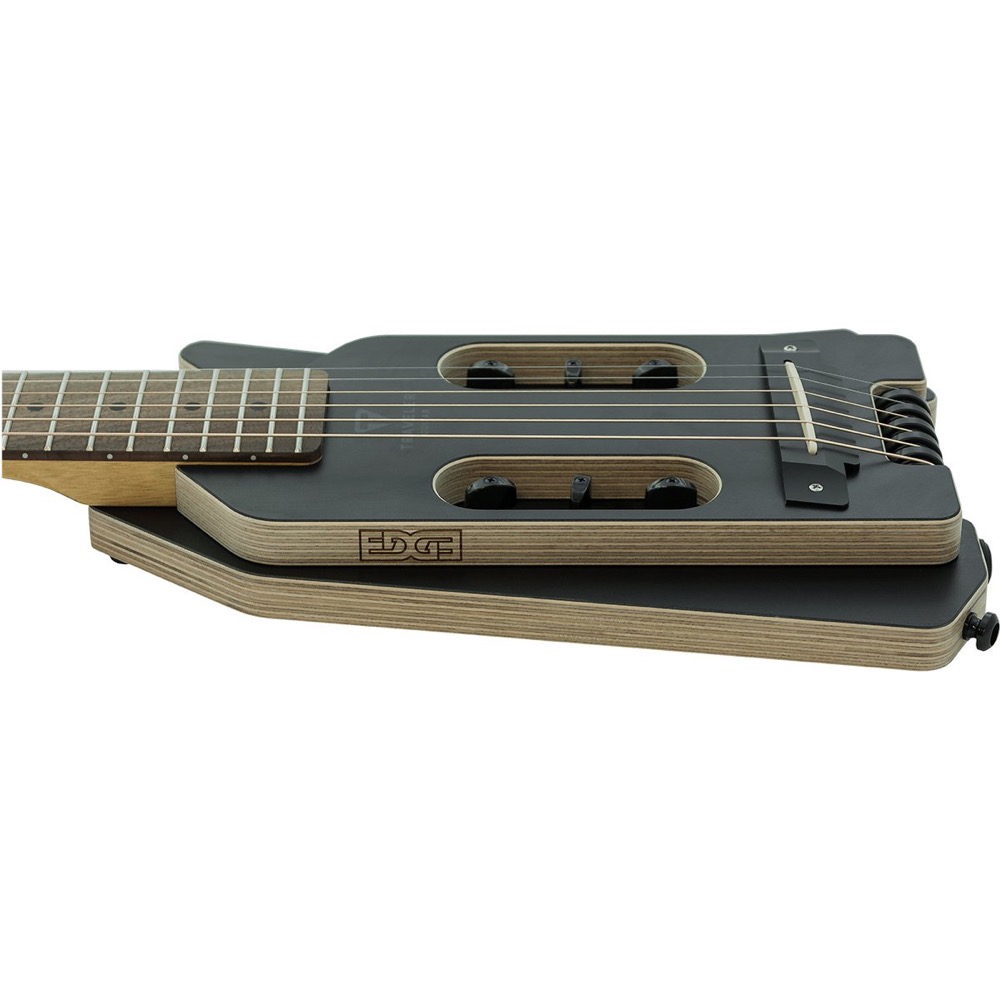 TRAVELER GUITAR Ultra-Light EDGE Black (BLK) トラベルギター In-Body Tuning System: ボディー中央にマシンヘッドを配置することで、非常にコンパクトなヘッドレスデザインを実現