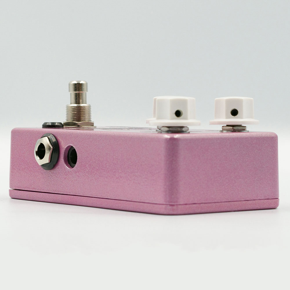 Westminster Effects WE-PTB Pink Treble Booster ブースター ギターエフェクター 入出力端子部画像 斜めからのアングル画像