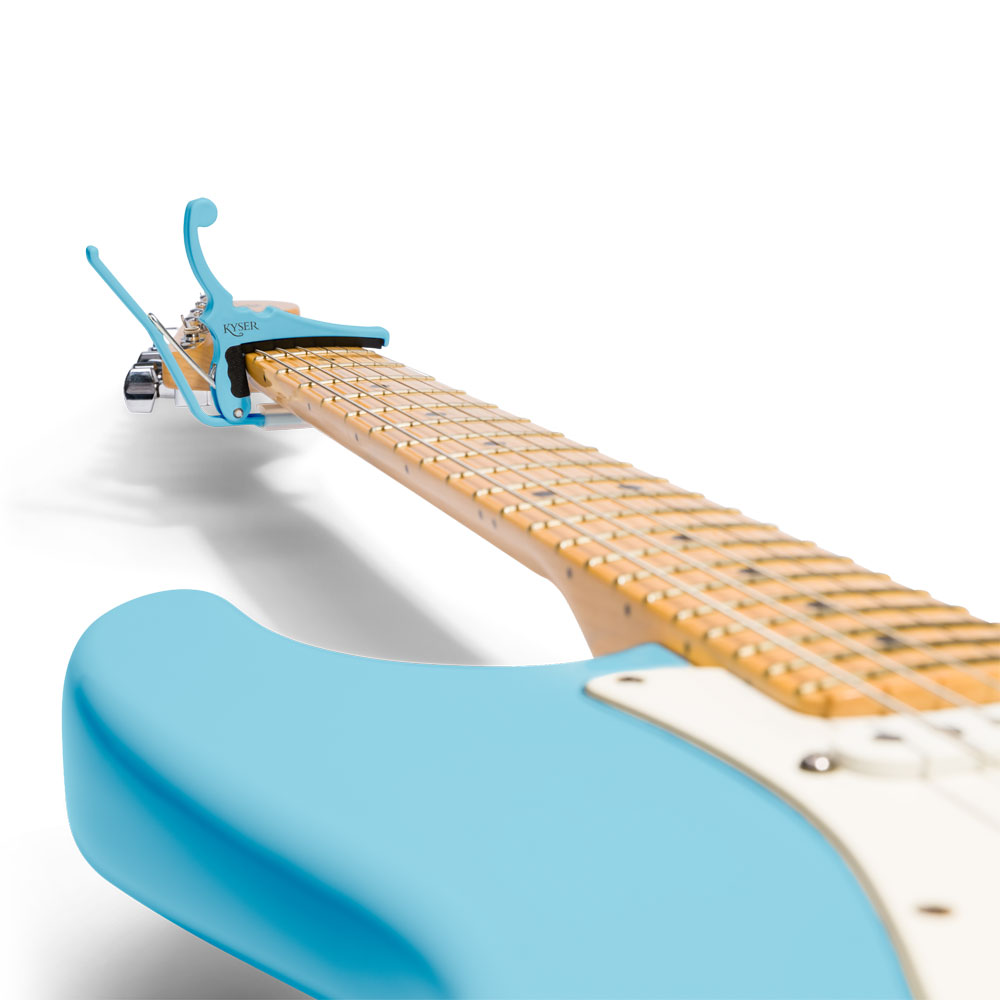 Kyser KGEFDBA Fender Classic Color Quick-Change Electric Capo Daphne Blue ギター用カポタスト 使用例