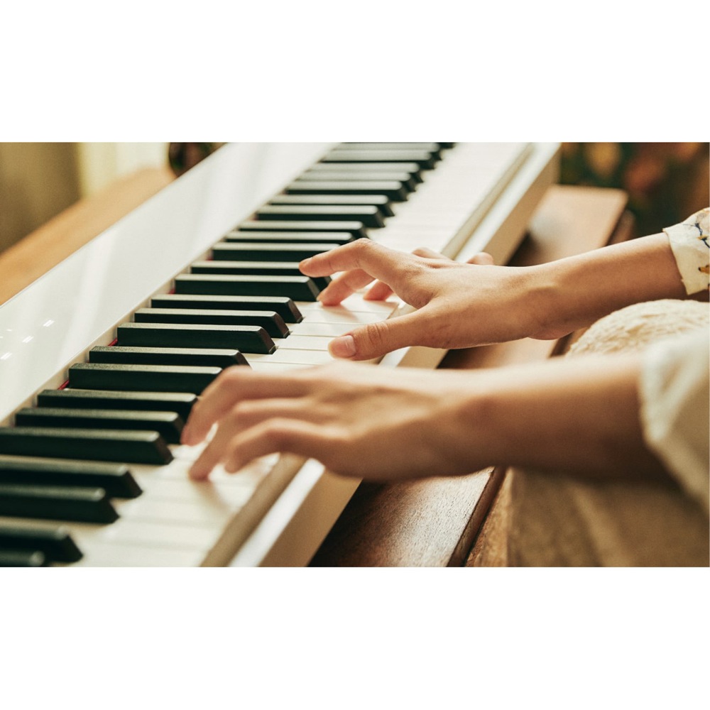 CASIO Privia PX-S1100 WE 電子ピアノ 使用イメージ画像