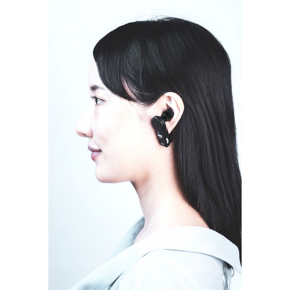 KORG GM-1 2PCS GROUP METRONOME イヤホン型 グループメトロノーム 2個セット 装着イメージ画像