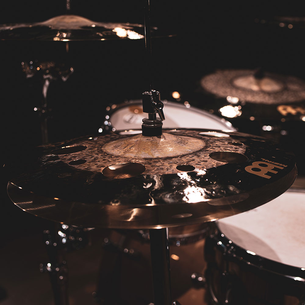 MEINL B14DUMUTR Multi Trash Byzance Dual Series 14' クラッシュシンバル マイネル 穴あきシンバル 使用画像