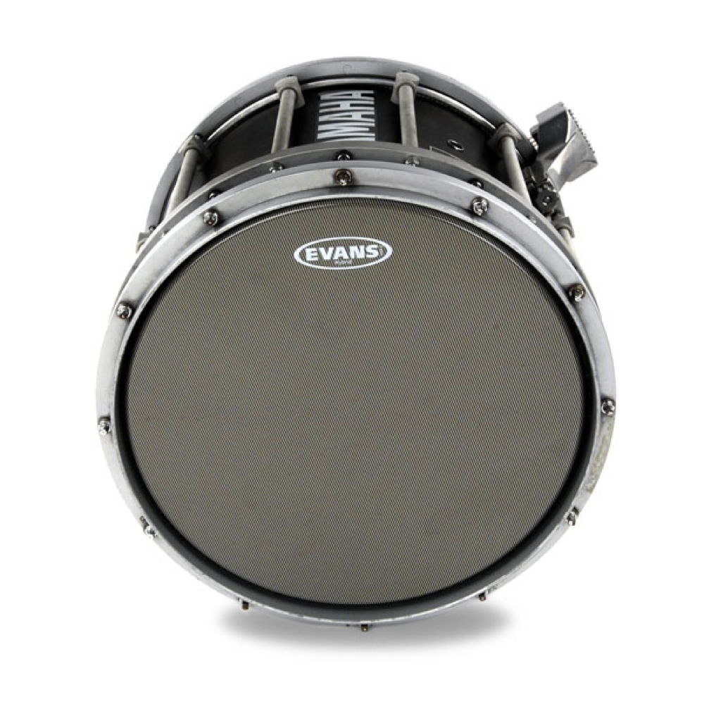EVANS SB13MHG 13' Hybrid Grey Marching Snare Batter マーチングスネアドラムヘッド 設置例画像