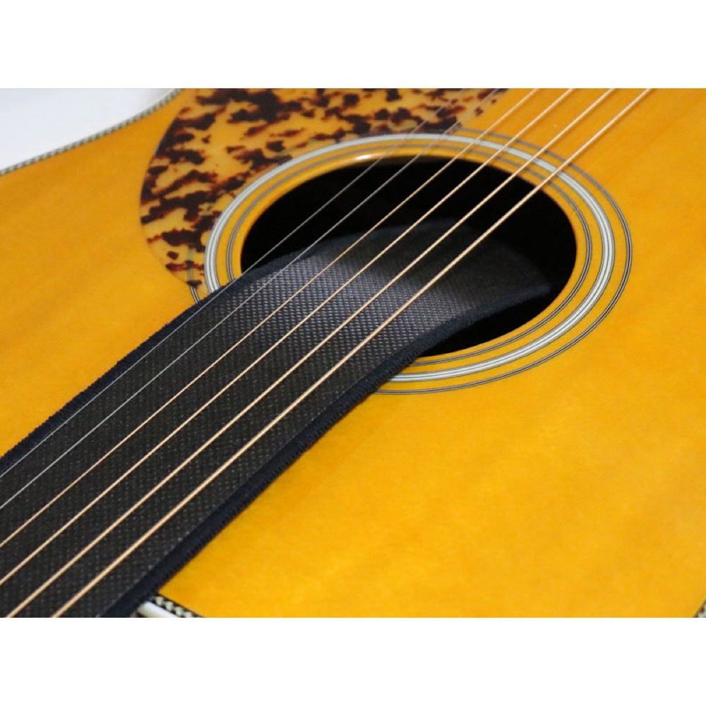 A.A.A. by HOSCO AHM-660 ギター用調湿マット 取付イメージ画像