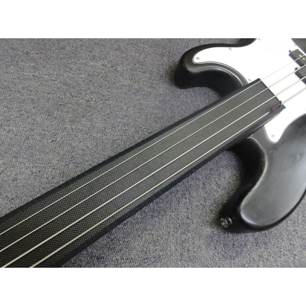A.A.A. by HOSCO AHM-660 ギター用調湿マット 取付イメージ画像