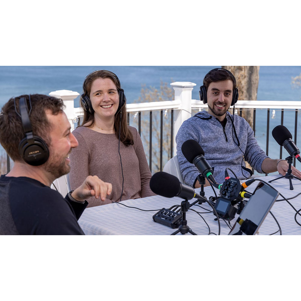 ZOOM ZHA-4 ヘッドフォンアンプ 使用画像