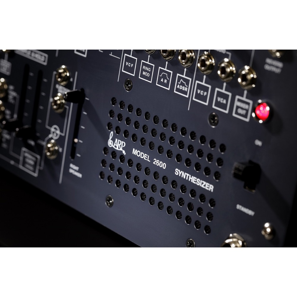 ARP ARP2600-M シンセサイザー キャリーケース付き 伝説的シンセサイザーの名機 アープ 2600の復刻モデル 製品イメージ画像