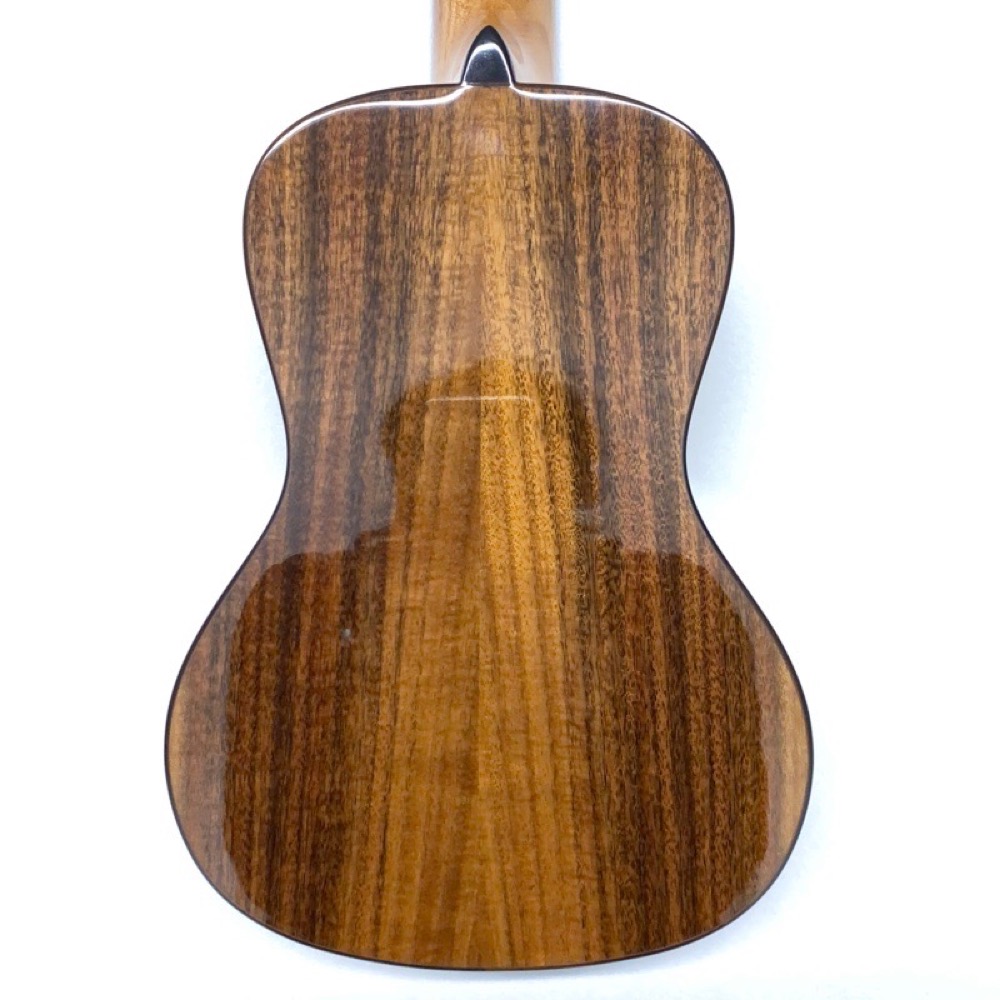 Kai Ukulele KC-5000R コンサートウクレレ ソフトケース付き ボディバック画像