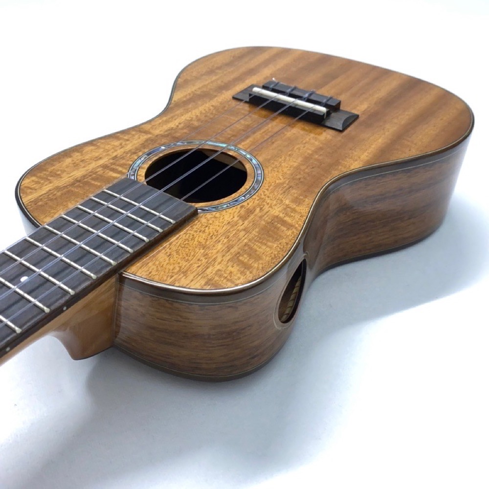 Kai Ukulele KC-5000R コンサートウクレレ ソフトケース付き ボディトップ画像