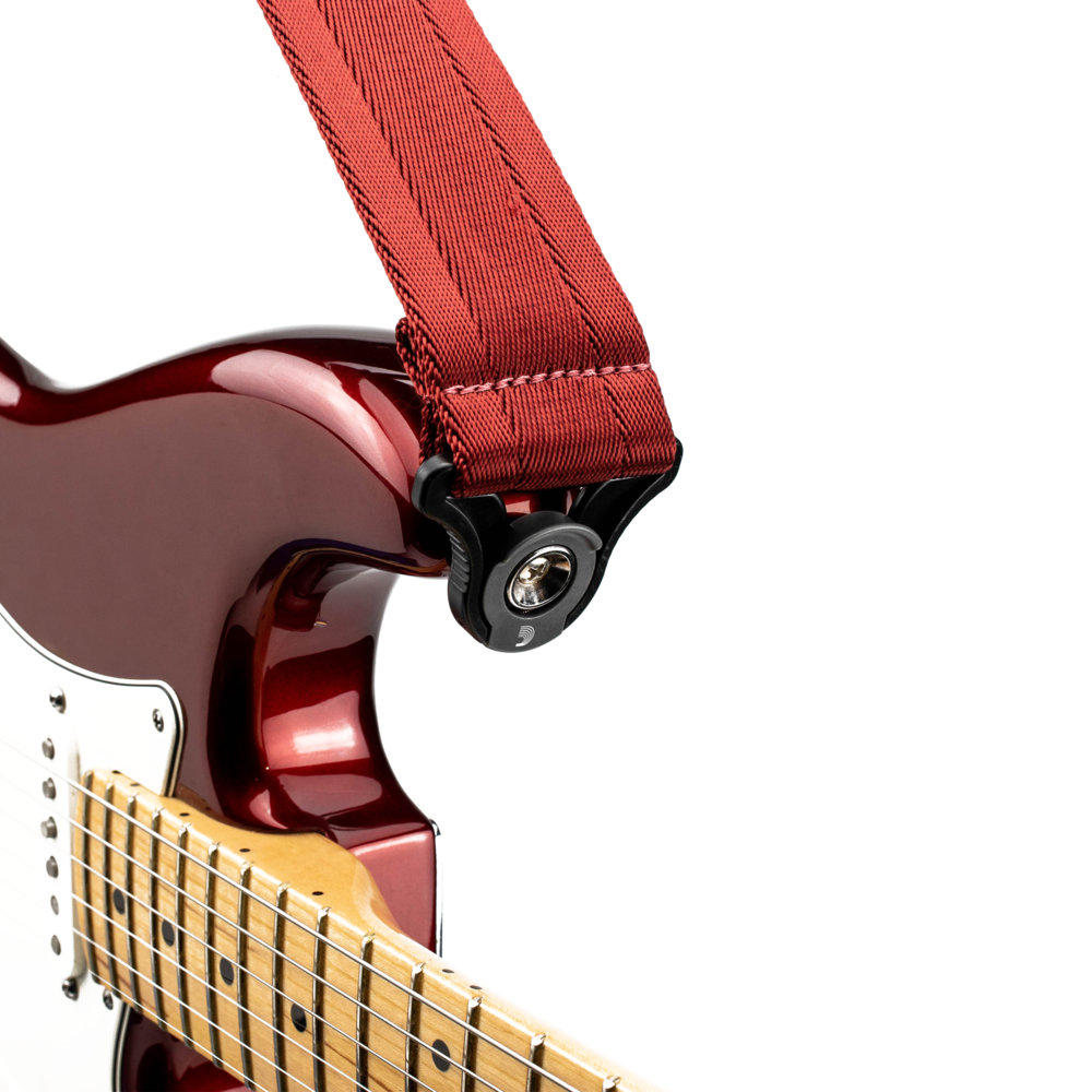 Planet Waves by D’Addario 50BAL11 Autolock Strap Blood Red ギターストラップ ストラップロック部取り付けイメージ画像