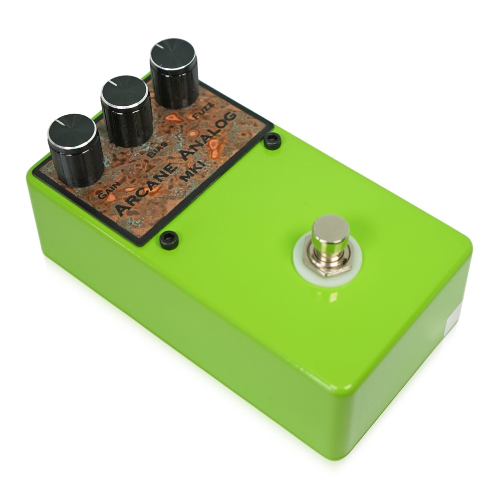 ARCANE ANALOG MK1 AC125 Plate ファズ ギターエフェクター 斜めアングル画像