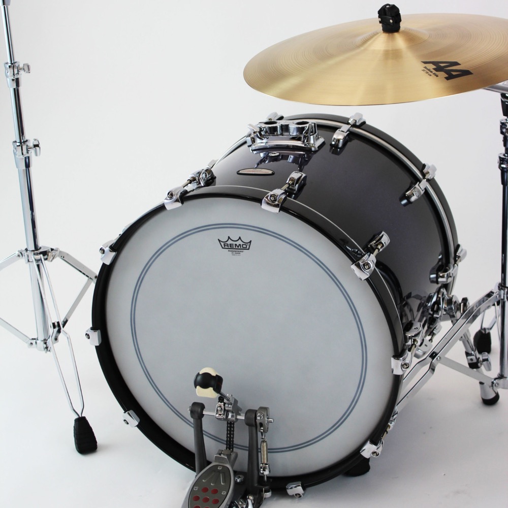 REMO P3-120B POWERSTROKE 3 COATED 20インチ バスドラムヘッド 設置例画像