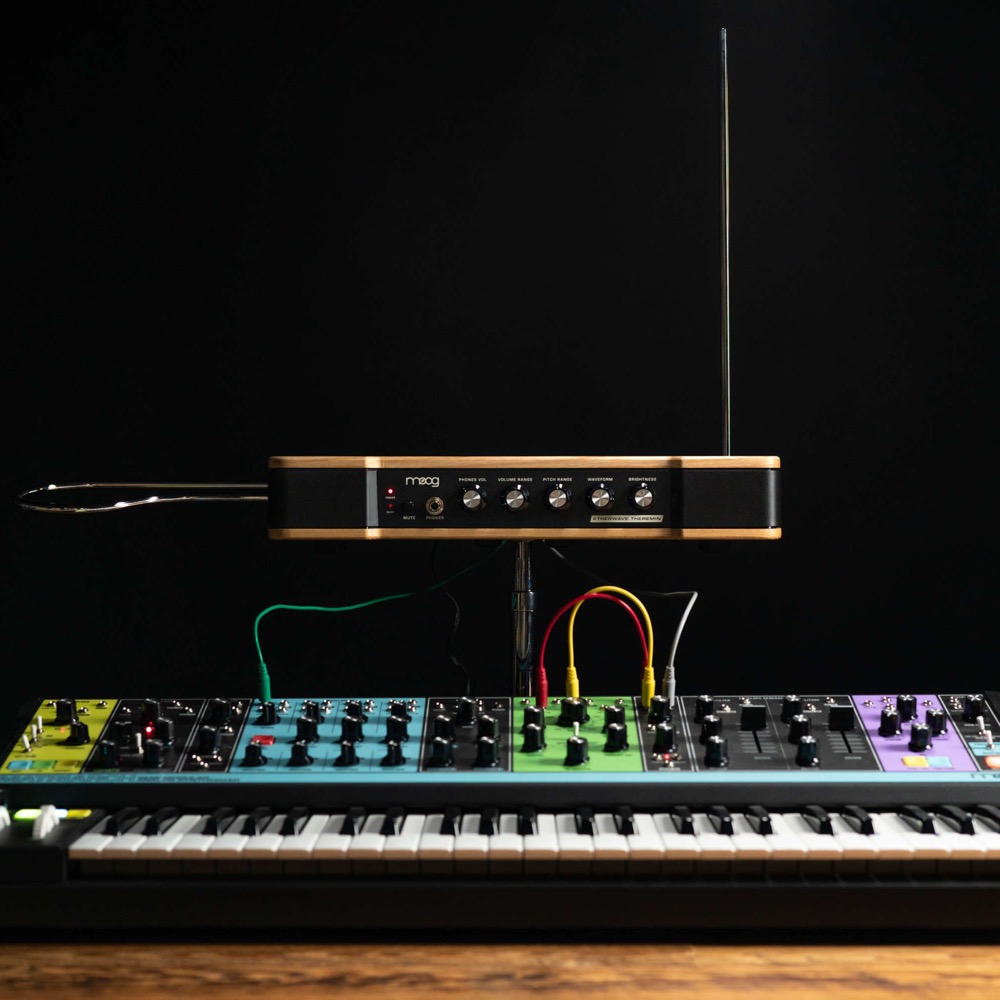 moog Etherwave Theremin モーグ テルミン モジュラー・セミモジュラーシンセサイザーとの使用イメージ画像