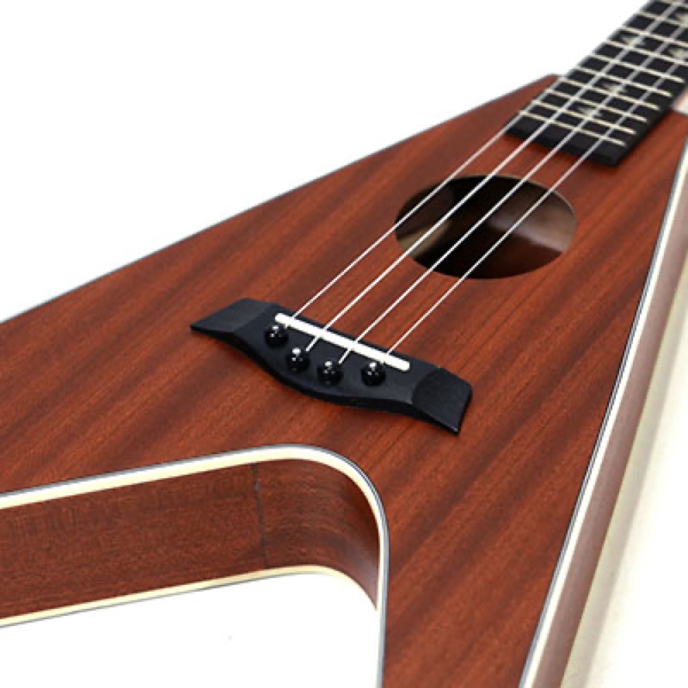 MaAmAa MU-V3 BR テナーウクレレ Vシェイプ ケース付き ボディ斜めアングル画像