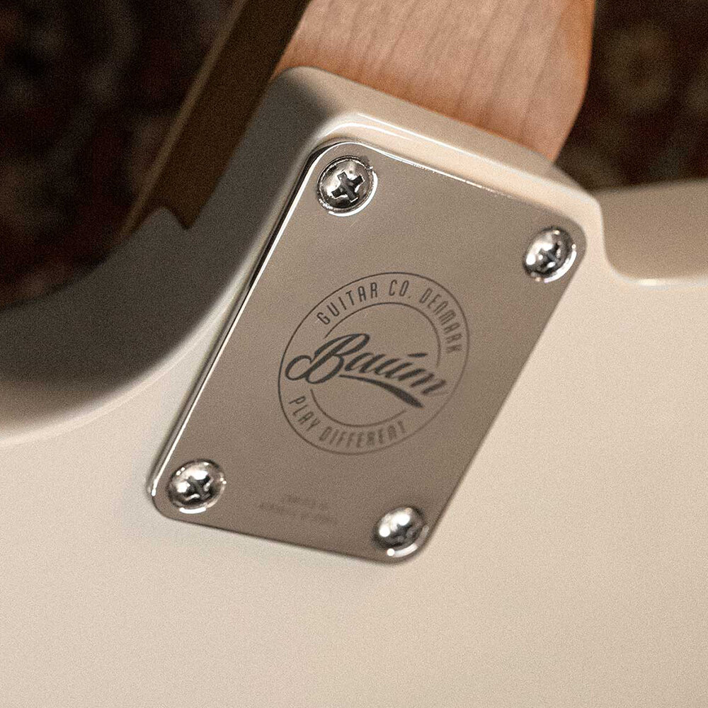 Baum Guitars Wingman Limited Drop Vintage White エレキギター ネックジョイント画像