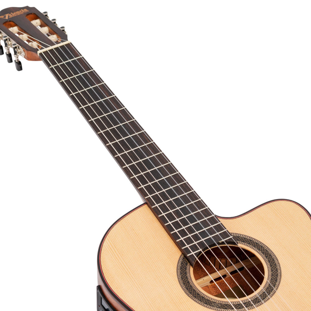 Valencia VC704CE 4/4サイズ エレクトリッククラシックギター サウンドホール、ネック画像