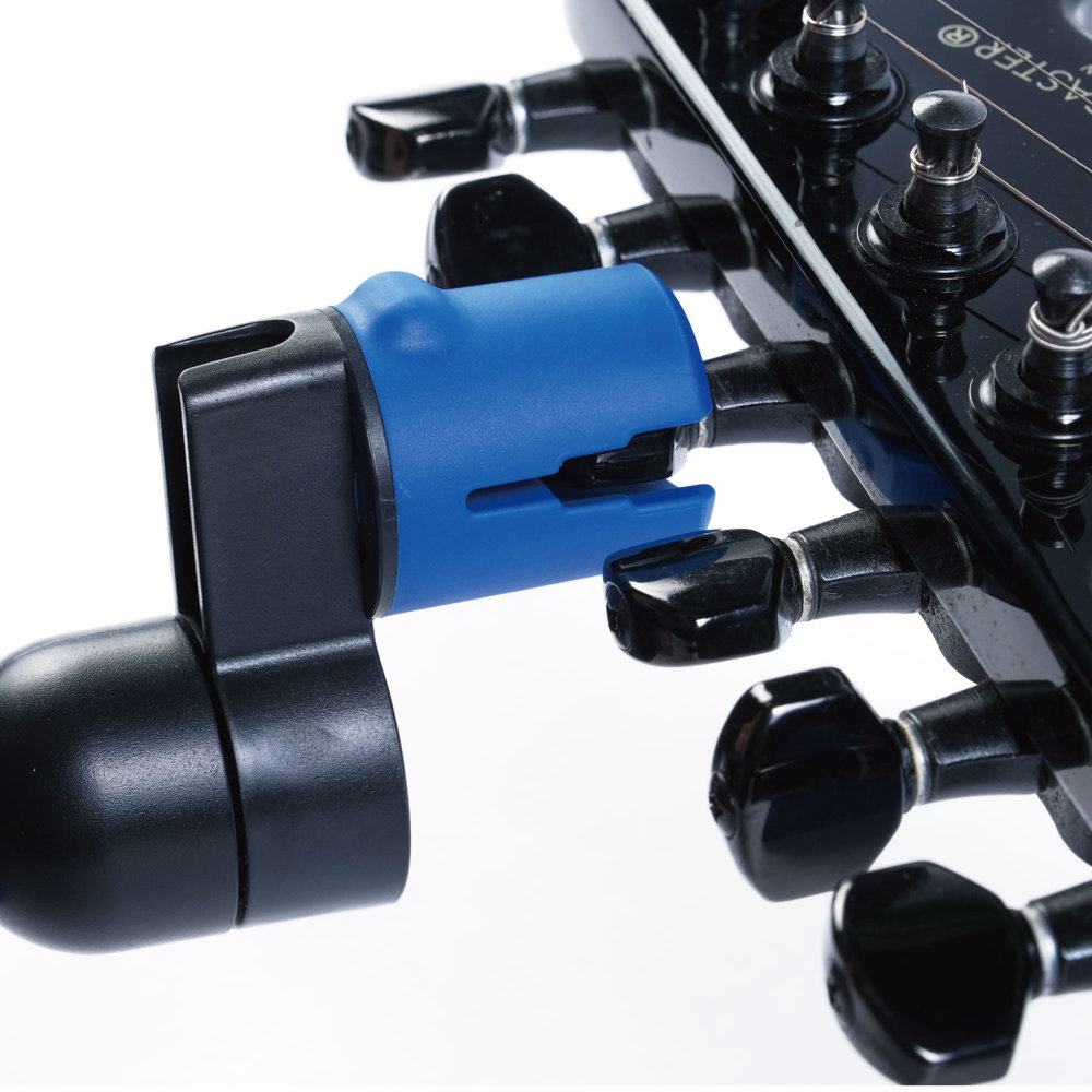 MUSIC NOMAD ミュージックノマド MN223 -GRIP ONE-All in ONE String Winder,Cutter,Puller- メンテナンスツール ワインダー使用画像