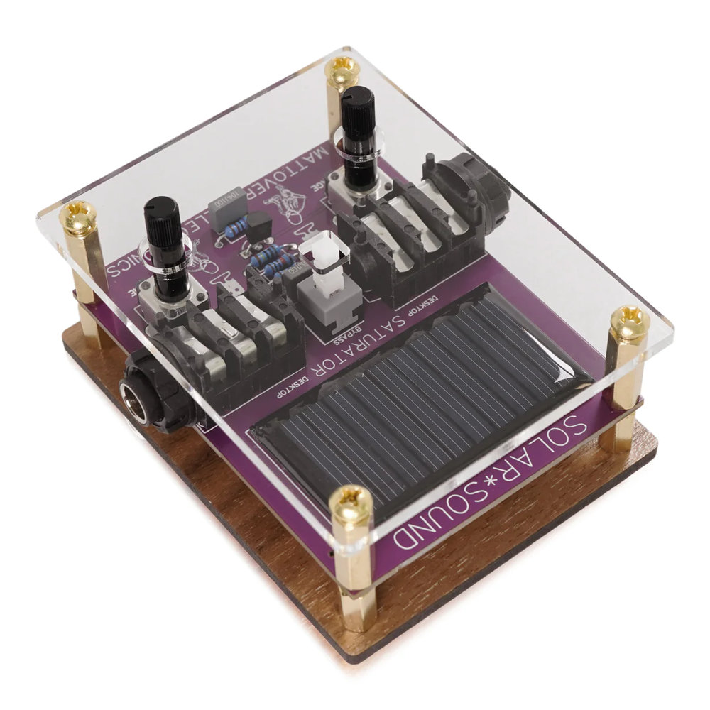 Mattoverse Electronics マットバース エレクトロニクス Solar Sound Desktop Saturator ノイズ サチュレーター ギターエフェクター ソーラーパネル側正面画像